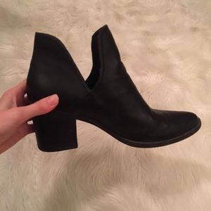 Steve Madden Postal Black Leather Boots